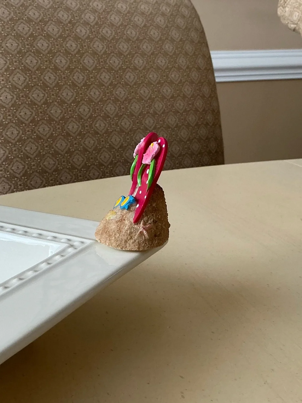 Beach Flip Flops and Sunglasses Platter Decoration 🏖️